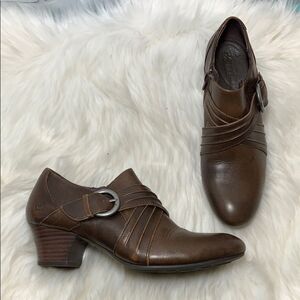 Born Brown Leather Ankle Heels Size